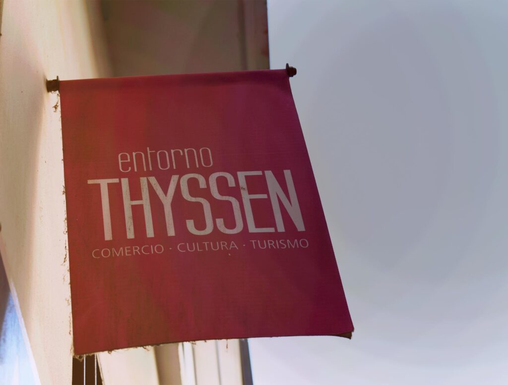 Sign indicating the location of the museum Thyssen souvenir shop